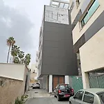 Albert's Center 202b Апартаменты Ларнака