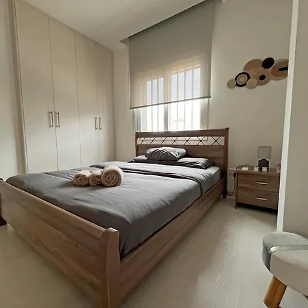 아파트 Albert's Center 202b 라르나카