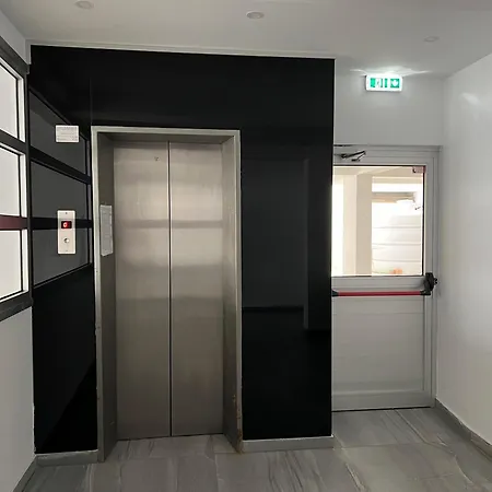 Albert's Center 202b 아파트 라르나카