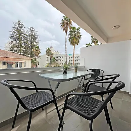 Albert's Center 202b 라르나카