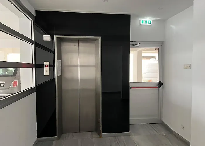 Albert's Center 202b דירה לרנקה