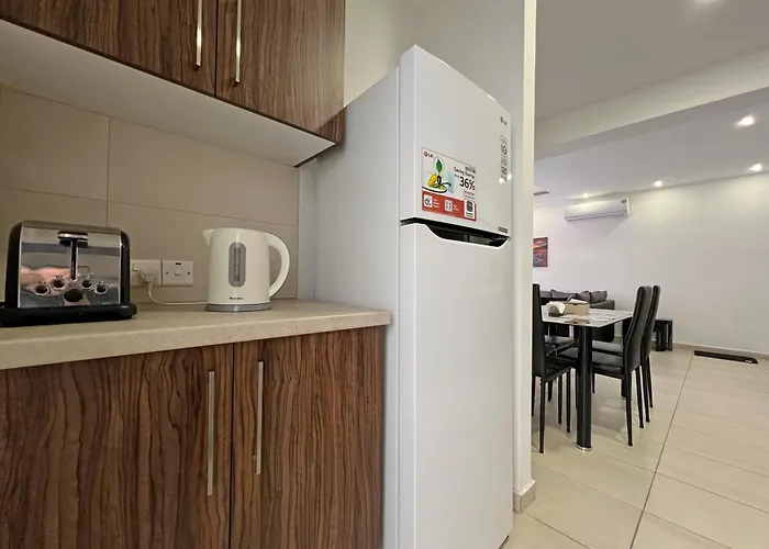 Albert's Center 202b Apartment Larnaca